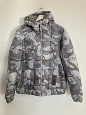 RAW MILITARY PRINT COAT IN GREY TONES SIZE XL - LOCATION 50A.