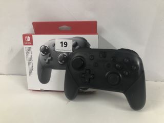 2 X NINTENDO SWITCH PRO CONTROLLERS