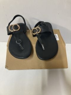 VERY SANDALS - 6