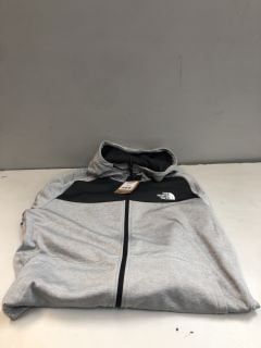 2 X NORTH FACE ITEMS INC FLEECE JACKET SIZE: XL