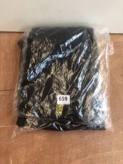 2 X BARBOUR T SHIRTS INC BARBOUR LOGO TEE SIZE: UK XXL