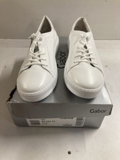 PAIR OF GABOR TRAINERS IN WHITE - SIZE