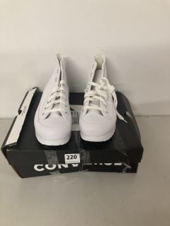 PAIR OF CONVERSE CHUCK TAYLOR TRAINERS IN WHITE - SIZE UK 5