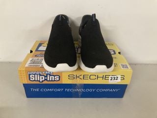 PAIR OF SKECHERS HANDS FREE SLIP INS WIDE FIT ULTRA FLEX SMOOTH TRAINERS IN BLACK - SIZE 5