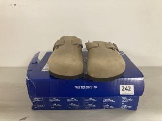 PAIR OF BIRKENSTOCK BOSTON SHOES IN TOBACCO BROWN - SIZE 7