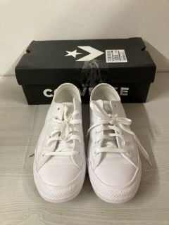 PAIR OF CONVERSE ALL STAR UNISEX TRAINERS IN WHITE - SIZE UK 8