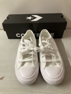PAIR OF CONVERSE ALL STAR UNISEX TRAINERS IN WHITE - SIZE UK 5