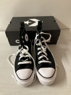PAIR OF CONVERSE ALL STAR KIDS TRAINERS IN BLACK - SIZE UK 4.5