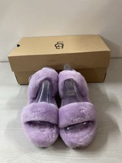 PAIR OF UGG WOMENS OH YEAH FLUFFY SANDALS IN PURPLE - SIZE UK 5