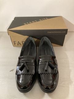 PAIR OF STARTRITE SKETCH SHOES IN BLACK - SIZE 39