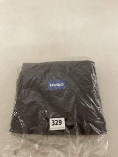 HUGO BOSS NORETTO REHGULAR FIT T SHIRT IN BLACK - SIZE M