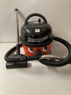 HENRY MICRO VACUUM CLEANER