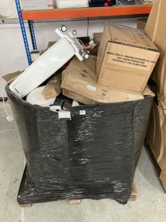 PALLET OF HOMEWARES TO INCLUDE A MONHOUSE DEHUMIDIFIER