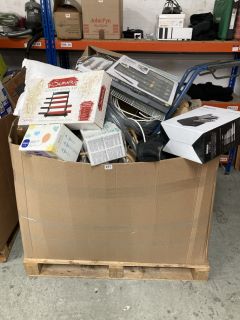 PALLET OF ASSORTED HOMEWARES TO INCLUDE A SAMURAI KITCHEN KNIFE SET (18+ ID REQUIRED)