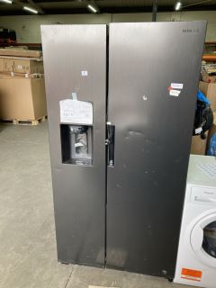 SAMSUNG SERIES 7 AMERICAN STYLE FRIDGE FREEZER MODEL NO: RS67A8811B1