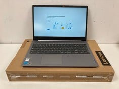 LAPTOP LENOVO IDEAPAD 3 CHROME 15IJL6 125 GB (ORIGINAL RRP - 305,10 EUROS) IN SILVER (WITH BOX AND CHARGER). INTEL CELERON N4500, 8 GB RAM, [JPTZ6215].