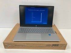 LAPTOP HP 15-FD0000NS 512 GB (ORIGINAL PRICE - 449,65 EUROS) IN SILVER. (WITH BOX AND CHARGER). I3-N305, 8 GB RAM, [JPTZ6473].
