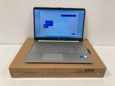 LAPTOP HP 15S-FQ5083NS 256 (ORIGINAL PRICE - 529,99 €) IN SILVER (WITH BOX AND CHARGER). I5-1235U, 16 GB RAM, , INTEL IRIS XE GRAPHICS [JPTZ6486].