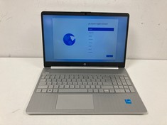 LAPTOP HP 15S-FQ2172NS 256 GB IN SILVER. (WITH CHARGER - NO BOX, KEYBOARD AND MOUSE NOT WORKING). I3-1115G4, 8 GB RAM, [JPTZ6218].