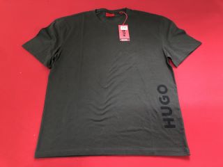 HUGO BOSS T-SHIRT (SIZE XL)