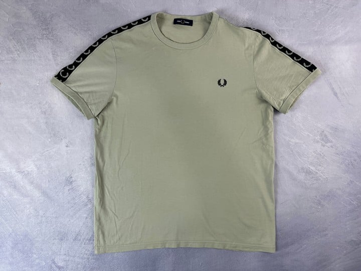 Fred Perry T-Shirt - Size L (VAT ONLY PAYABLE ON BUYERS PREMIUM)