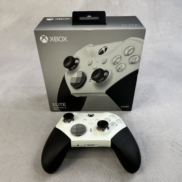 XBOX Elite Wireless Controller Series 2, Whit Boxed  (MPSS02868515) (VAT ONLY PAYABLE ON BUYERS PREMIUM)
