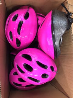 PALLET OF BICYCLE ACCESSORIES TO INCLUDE PINK KIDS HELMET AND WATER BOTTLE WITH CAGE