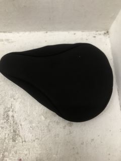 PALLET OF BLACK GEL PADDED SEAT COVERS