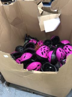 PALLET OF BICYCLE ACCESSORIES TO INCLUDE PINK KIDS CYCLE HELMET AND TRACK PUMP