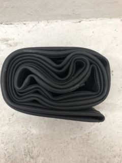 PALLET OF CYCLING EQUIPMENT TO INCLUDE CYCLING INNER TUBES SIZE 26X1.75-2.125 IN BLACK