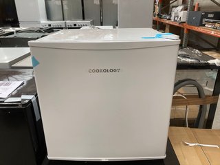 COOKOLOGY MFZ32WH MINI TABLETOP FREEZER: LOCATION - A7