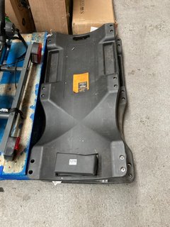 2 X PLASTIC CAR CREEPER MAINTENANCE BOARDS: LOCATION - B7