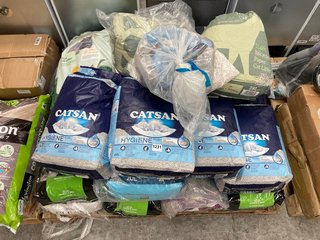 PALLET OF ASSORTED CAT LITTER TO INCLUDE CATSAN HYGIENE PLUS AND BREEDER CELECT CAT LITTER: LOCATION - B8 (KERBSIDE PALLET DELIVERY)