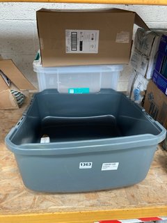 QTY OF ASSORTED ITEMS TO INCLUDE CLEAR PLASTIC STORAGE BOX AND LITTER TRAY LID: LOCATION - BR8