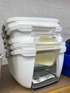 3 X WHITE CAT LITTER TRAYS WITH DOOR: LOCATION - BR9