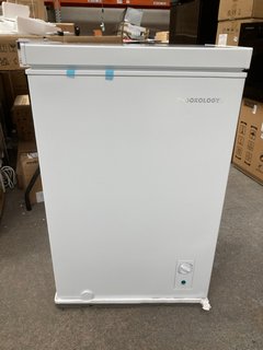 COOKOLOGY CHEST FREEZER: MODEL CCFZ99WH - RRP £125: LOCATION - A8