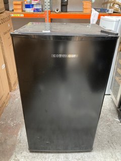 COOKOLOGY UNDERCOUNTER FREEZER: MODEL UCFZ60BK - RRP £134: LOCATION - A8