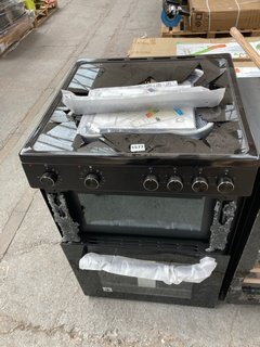 PALLET OF ASSORTED APPLIANCES TO INCLUDE AEG BUILT IN MICROWAVE OVEN IN BLACK AND SILVER: LOCATION - B1 (KERBSIDE PALLET DELIVERY)