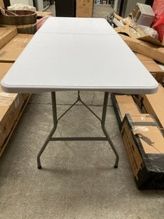 6FT TRESTLE TABLE IN WHITE: LOCATION - BR16