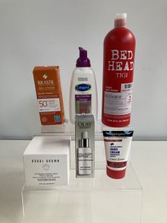 BOX OF ASSORTED BEAUTY/HYGIENE PRODUCTS INCLUDING BED HEAD SHAMPOO AND OLAY COLLAGEN PEPTIDE 24