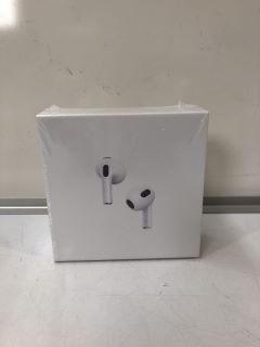 10 x WIRELESS EARBUDS IN WHITE WITH WIRELESS CHARGING CASE