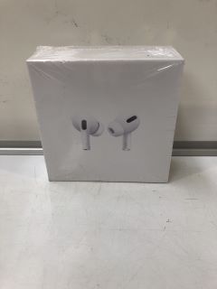 10 x WIRELESS EARBUDS IN WHITE WITH MAGNETIC CHARGING CASE