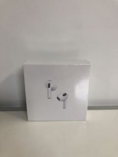 10 x WIRELESS EARBUDS IN WHITE WITH MAGNETIC CHARGING CASE