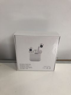 10 x WIRELESS EARBUDS IN WHITE WITH MAGNETIC CHARGING CASE