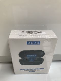 10 x XG-13 WIRELESS EARBUDS IN BLACK WITH CHARGING CASE