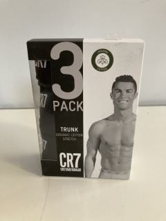 2 X CR7 3 PACK TRUNK BOXERS AND 6 X NAVIGARE JERSEY
