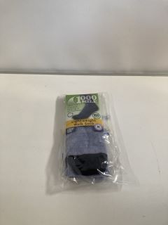 A BOX OF 1000 MILE LIGHTWEIGHT WALKING SOCK WITH 3 SEASON DOUBLE LAYER PROTECTION