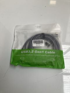 QTY OF USB 3.2 TYPE A TO TYPE C CABLES DESIGNED FOR OCULUS QUEST LINK