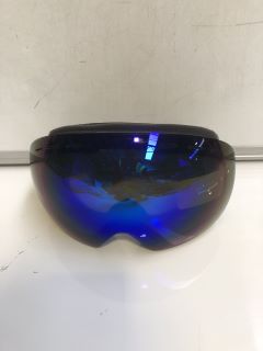 QTY OF SKI GOGGLES