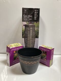 1 X BOX OF ASSORTED GARDEN ITEMS TO INCLUDE MONACO GREY RATTAN EFFECT LED SOLAR GARDEN LAMP 50 LUMENS